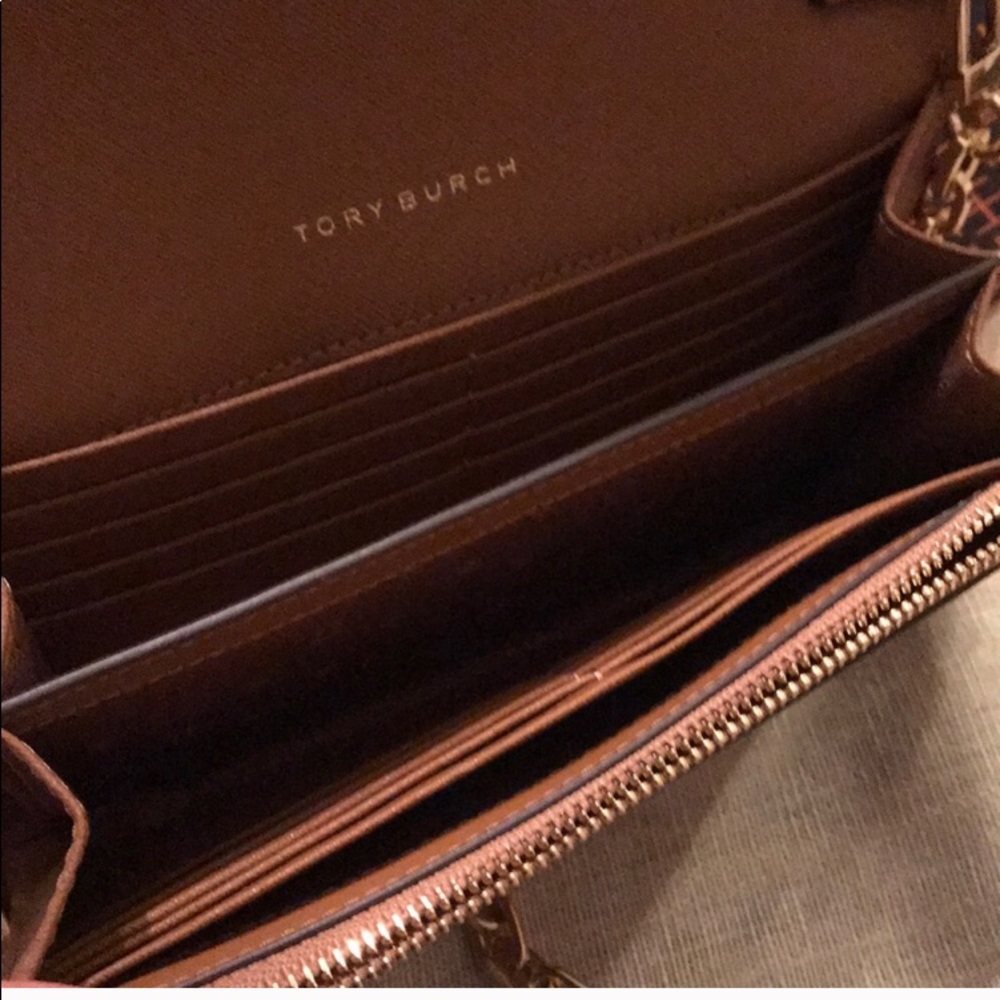 ❤️NWT Tory Burch Emerson Chain Wallet - Picture 5 of 7